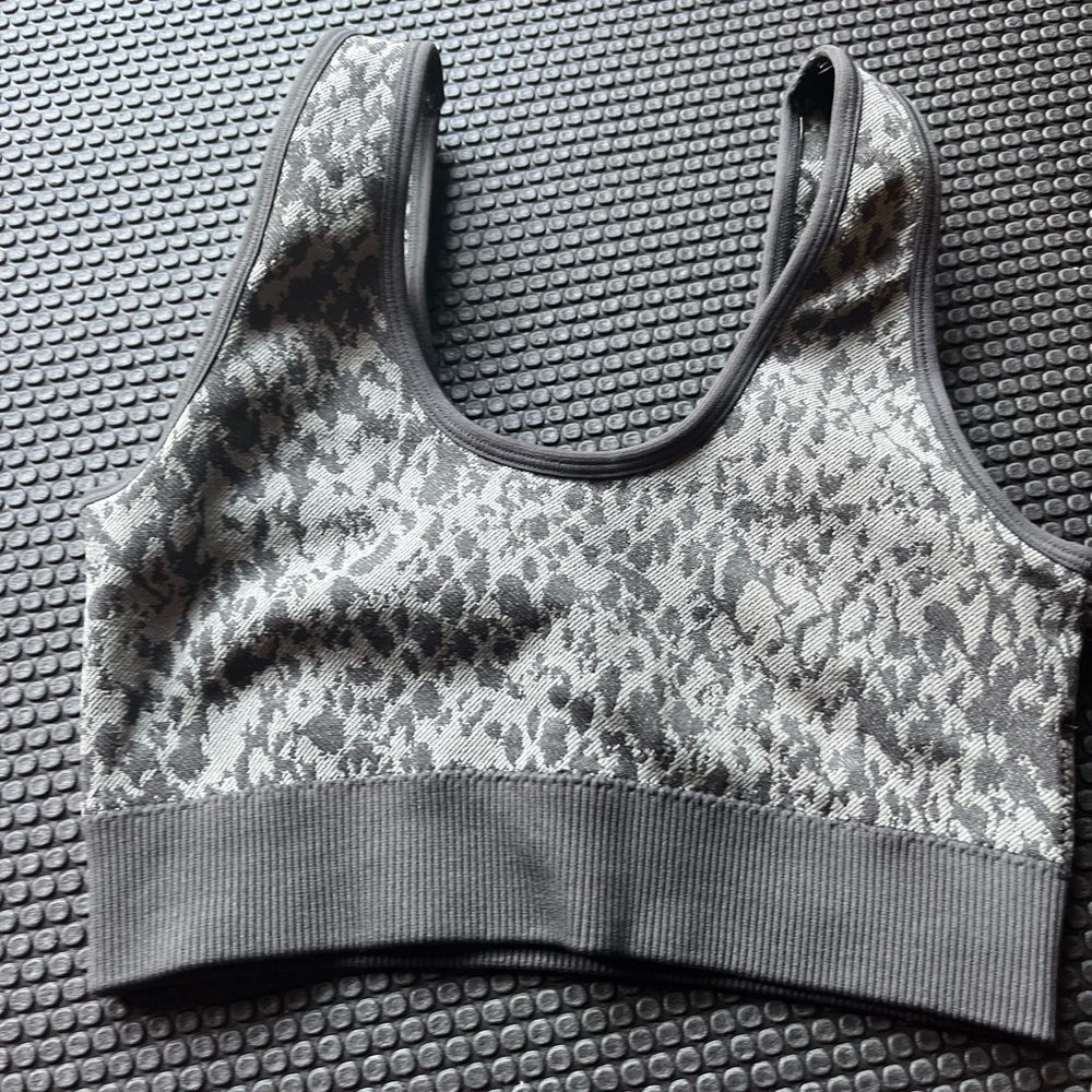 Sports bra